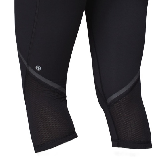 Lululemon Black Hop To It Capri Crop Leggings - Picture 6 of 13